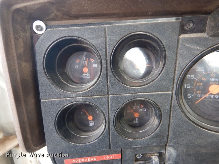 image for item DD4542 1987 GMC 7000 bucket truck