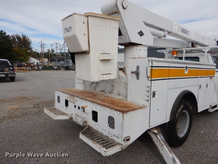image for item DD4542 1987 GMC 7000 bucket truck