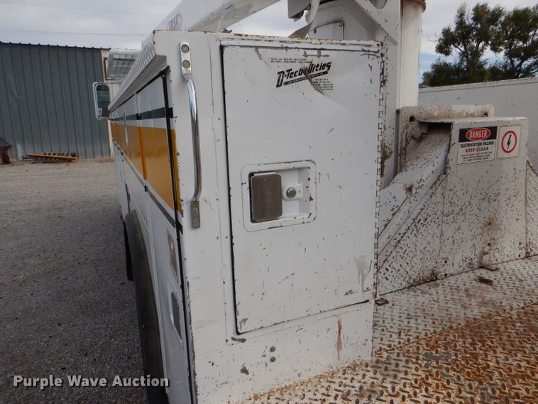 image for item DD4542 1987 GMC 7000 bucket truck