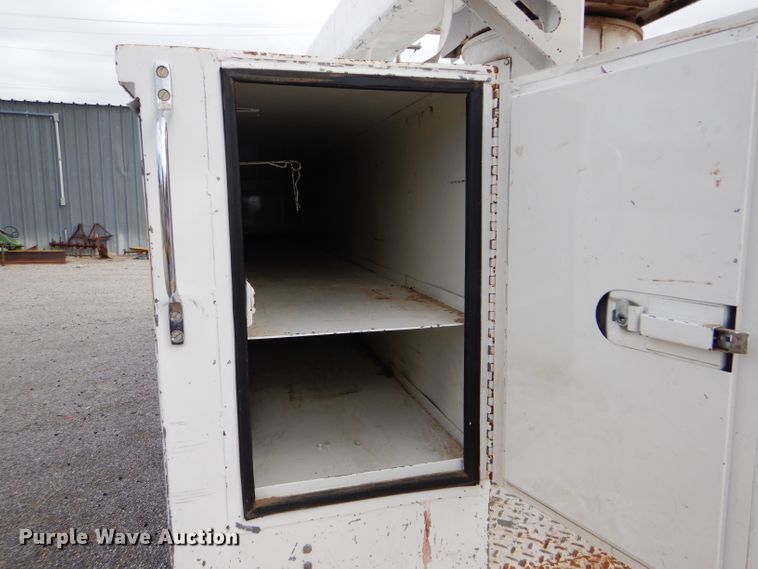 image for item DD4542 1987 GMC 7000 bucket truck