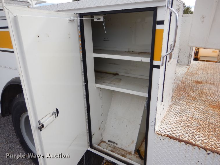 image for item DD4542 1987 GMC 7000 bucket truck