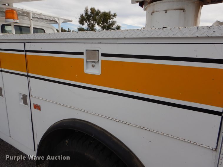 image for item DD4542 1987 GMC 7000 bucket truck