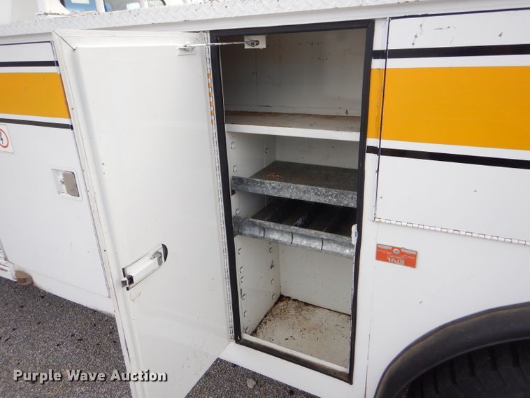 image for item DD4542 1987 GMC 7000 bucket truck