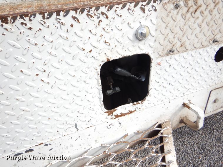 image for item DD4542 1987 GMC 7000 bucket truck