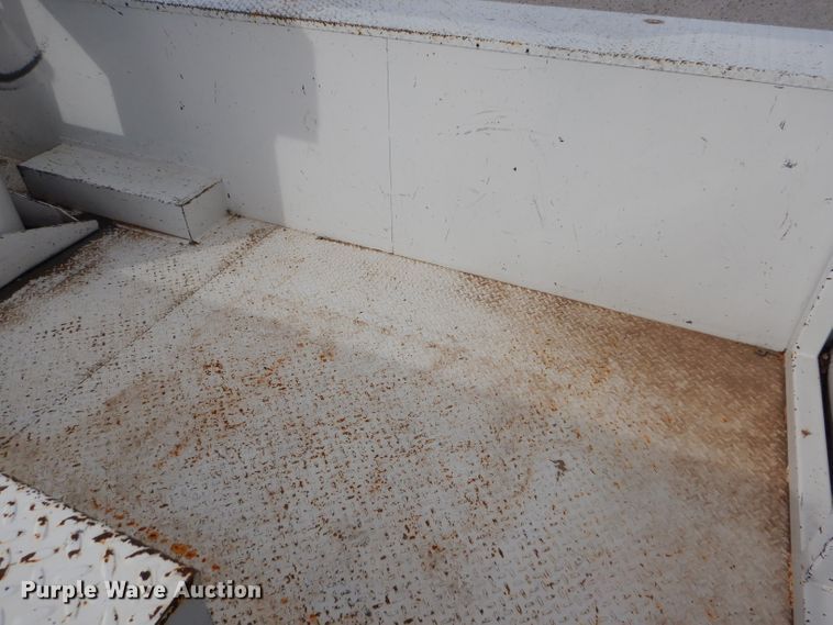 image for item DD4542 1987 GMC 7000 bucket truck