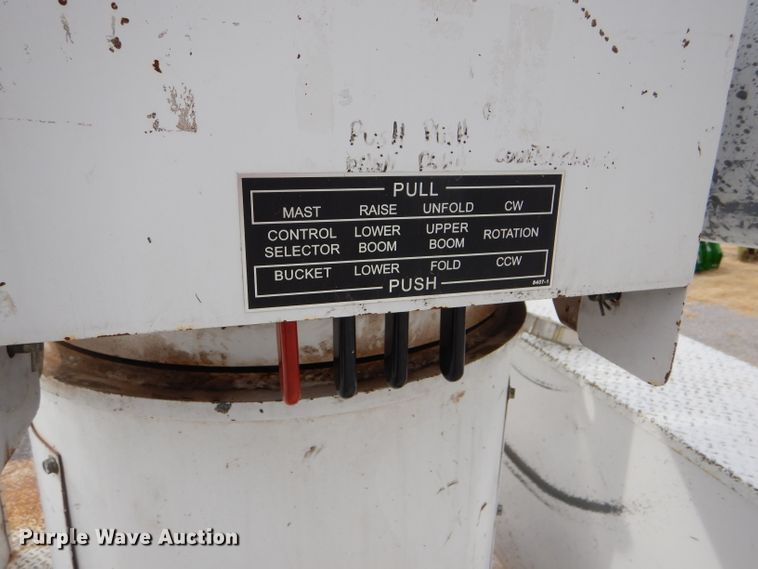 image for item DD4542 1987 GMC 7000 bucket truck