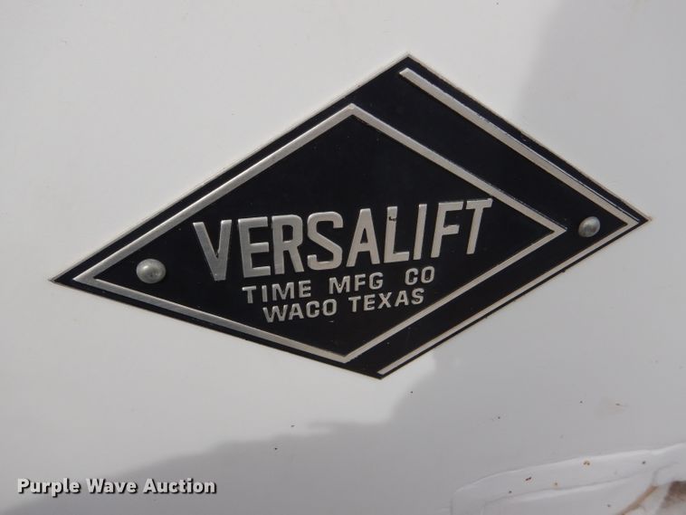 image for item DD4542 1987 GMC 7000 bucket truck