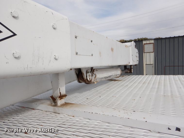 image for item DD4542 1987 GMC 7000 bucket truck