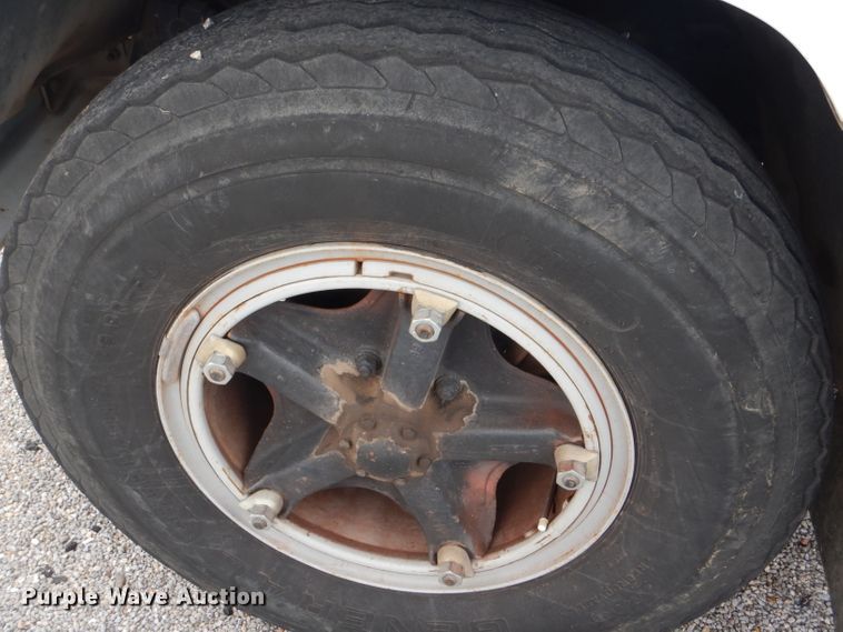 image for item DD4542 1987 GMC 7000 bucket truck