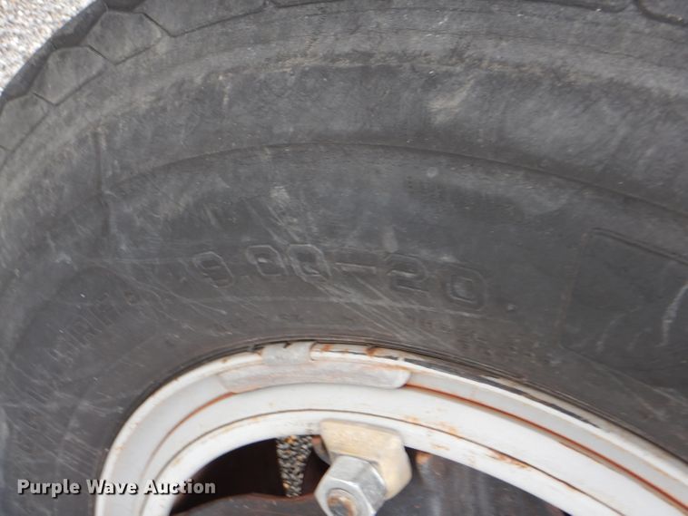 image for item DD4542 1987 GMC 7000 bucket truck