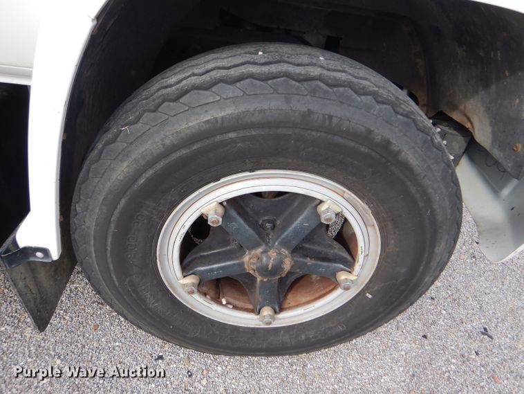 image for item DD4542 1987 GMC 7000 bucket truck