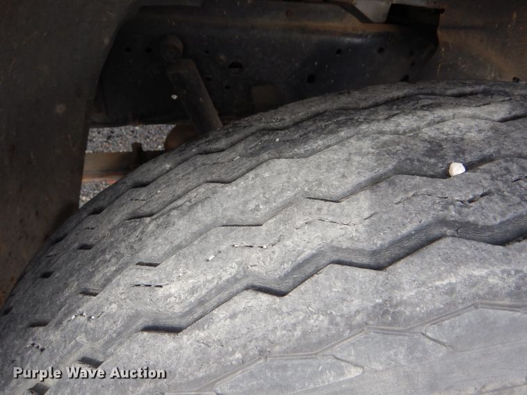 image for item DD4542 1987 GMC 7000 bucket truck