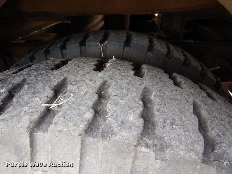 image for item DD4542 1987 GMC 7000 bucket truck