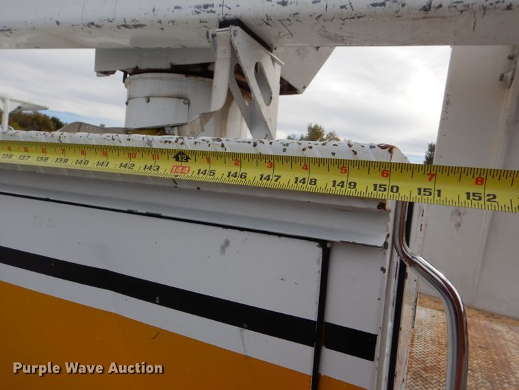 image for item DD4542 1987 GMC 7000 bucket truck