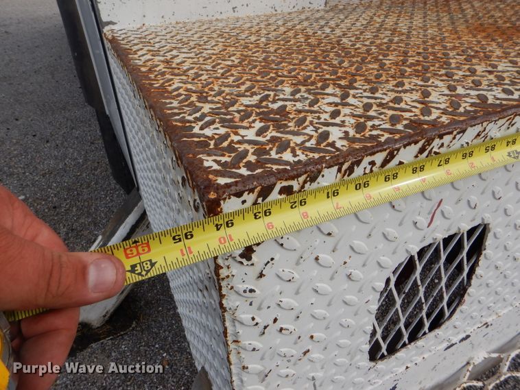 image for item DD4542 1987 GMC 7000 bucket truck