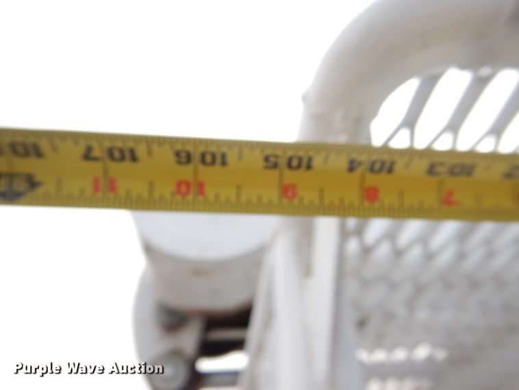 image for item DD4542 1987 GMC 7000 bucket truck