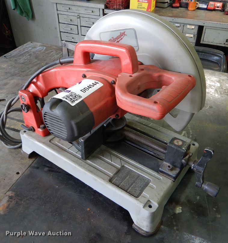 image for item DD4544 Milwaukee dry-cut saw
