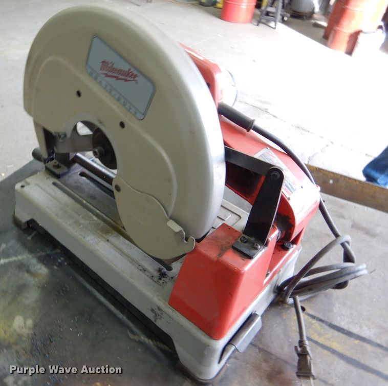 image for item DD4544 Milwaukee dry-cut saw
