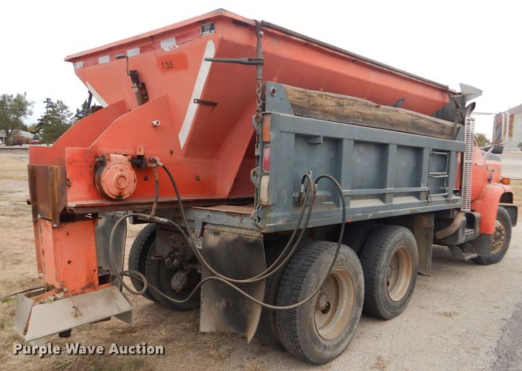 image for item DD4559 1988 GMC TopKick 7000 dump truck