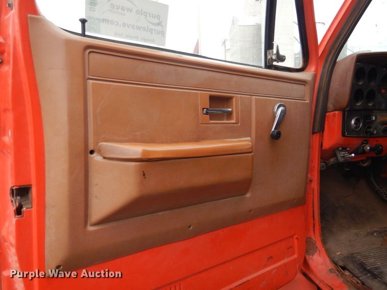 image for item DD4559 1988 GMC TopKick 7000 dump truck