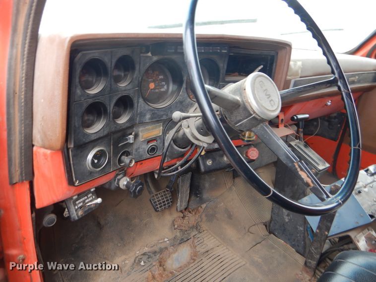 image for item DD4559 1988 GMC TopKick 7000 dump truck