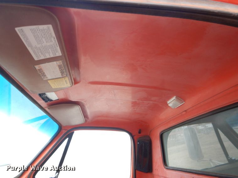 image for item DD4559 1988 GMC TopKick 7000 dump truck