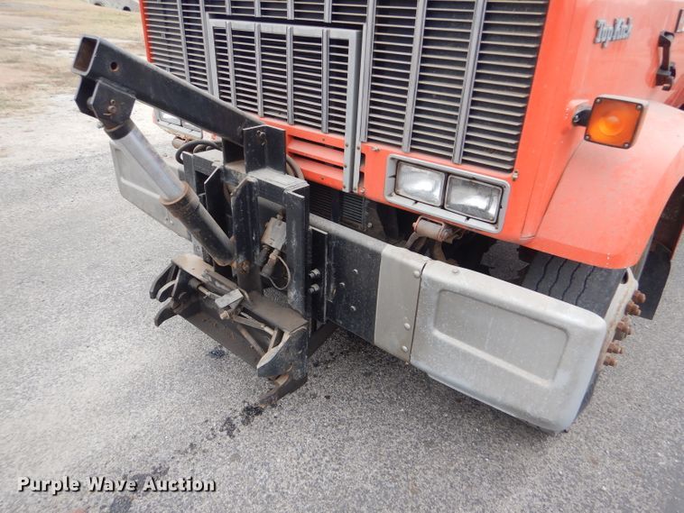 image for item DD4559 1988 GMC TopKick 7000 dump truck