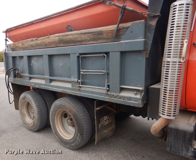 image for item DD4559 1988 GMC TopKick 7000 dump truck