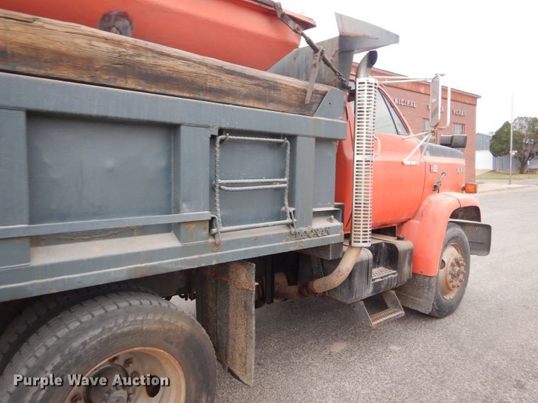 image for item DD4559 1988 GMC TopKick 7000 dump truck