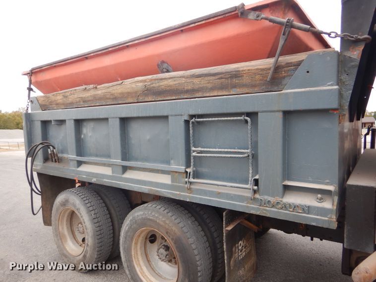 image for item DD4559 1988 GMC TopKick 7000 dump truck