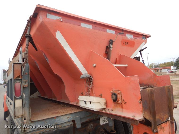 image for item DD4559 1988 GMC TopKick 7000 dump truck