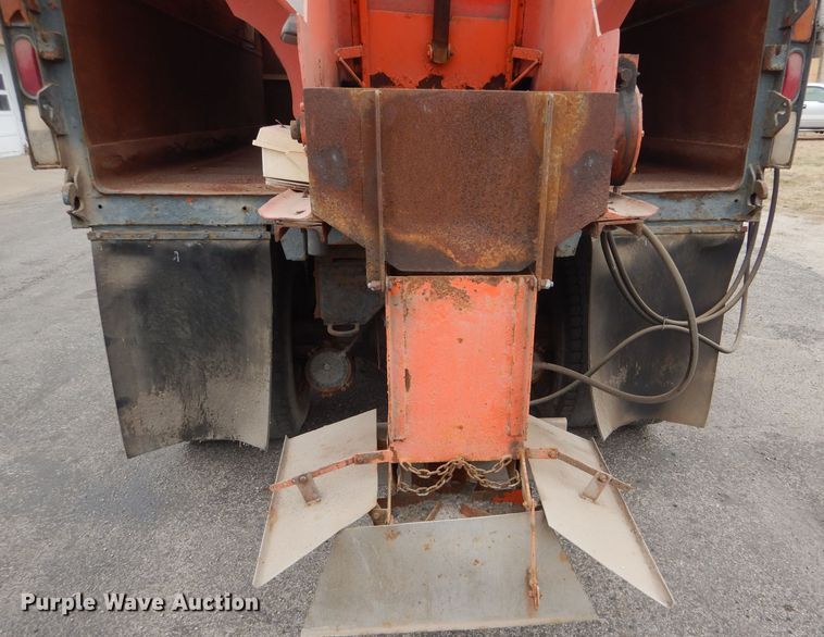 image for item DD4559 1988 GMC TopKick 7000 dump truck