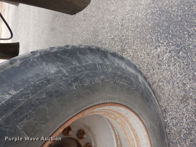 image for item DD4559 1988 GMC TopKick 7000 dump truck