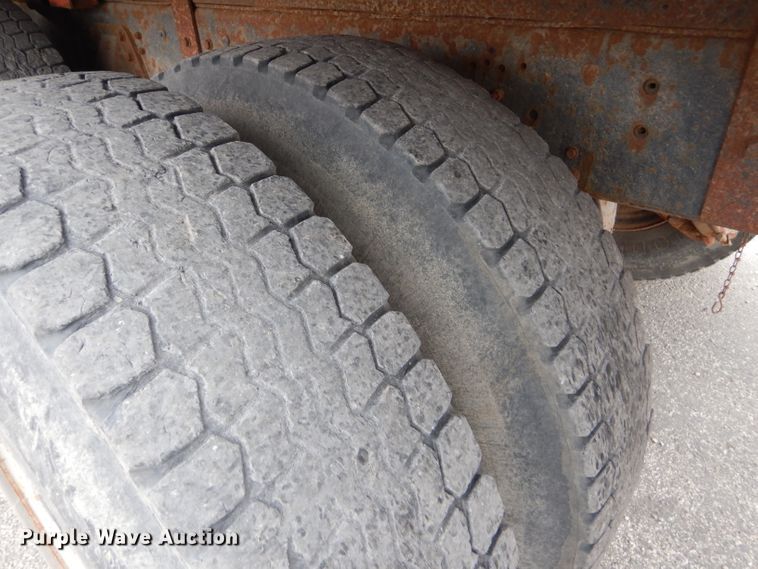 image for item DD4559 1988 GMC TopKick 7000 dump truck