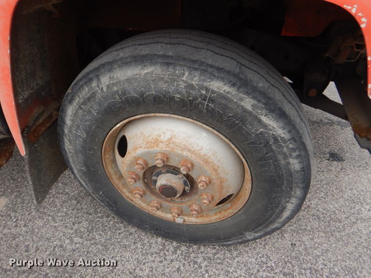 image for item DD4559 1988 GMC TopKick 7000 dump truck