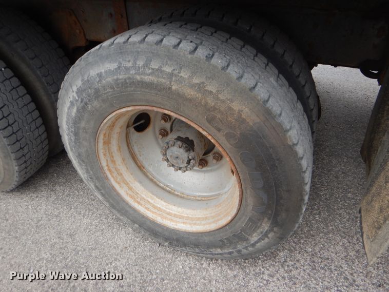 image for item DD4559 1988 GMC TopKick 7000 dump truck