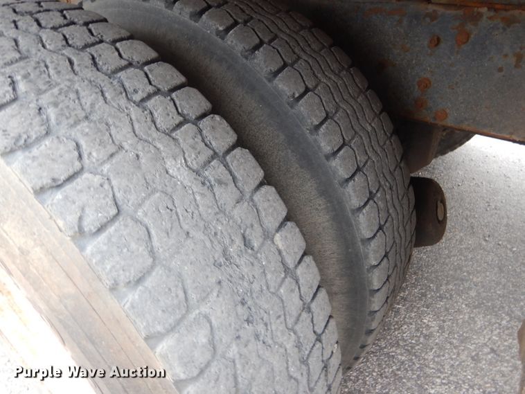 image for item DD4559 1988 GMC TopKick 7000 dump truck