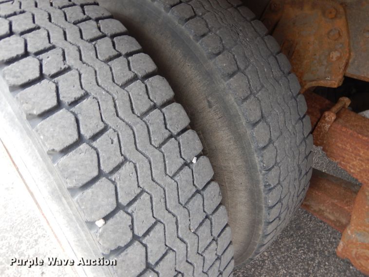 image for item DD4559 1988 GMC TopKick 7000 dump truck