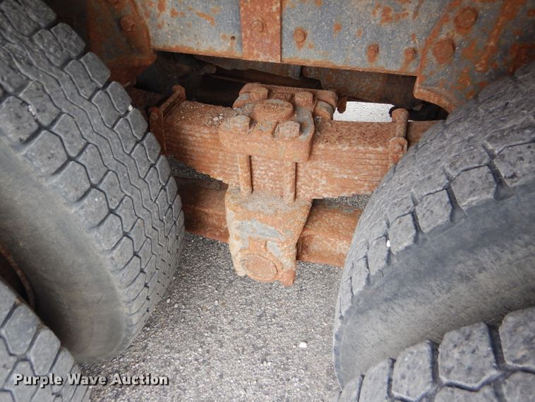 image for item DD4559 1988 GMC TopKick 7000 dump truck