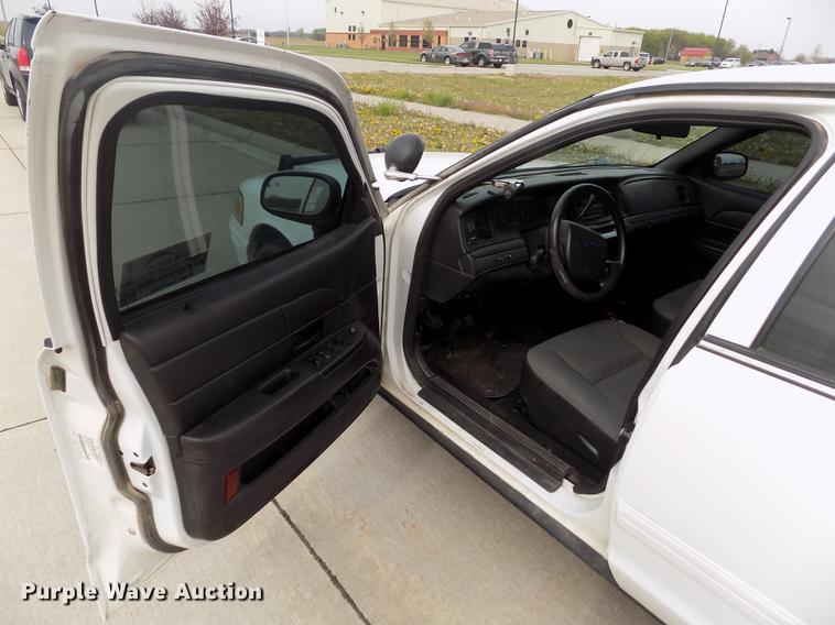 image for item DE1166 2011 Ford Crown Victoria Police Interceptor