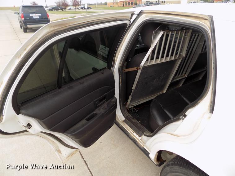 image for item DE1166 2011 Ford Crown Victoria Police Interceptor