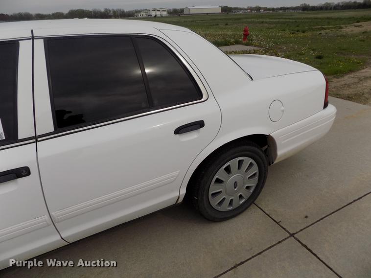 image for item DE1166 2011 Ford Crown Victoria Police Interceptor