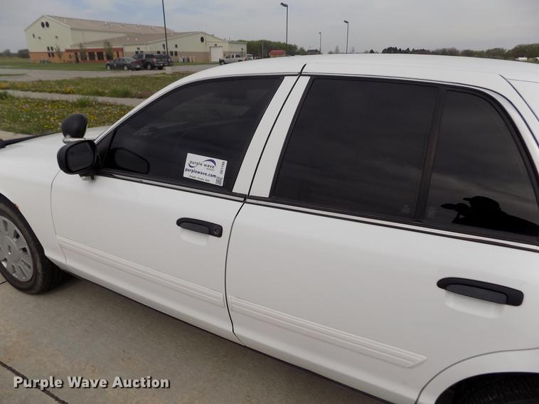 image for item DE1166 2011 Ford Crown Victoria Police Interceptor