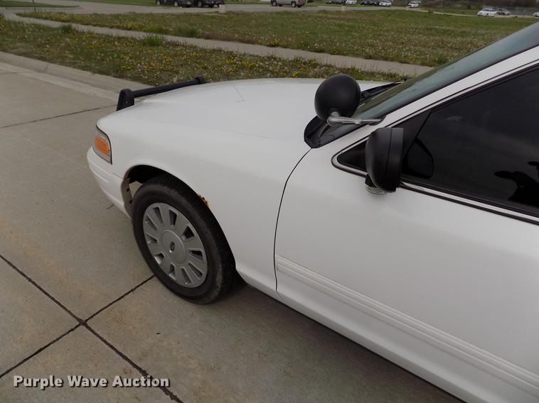 image for item DE1166 2011 Ford Crown Victoria Police Interceptor