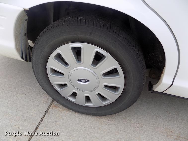 image for item DE1166 2011 Ford Crown Victoria Police Interceptor