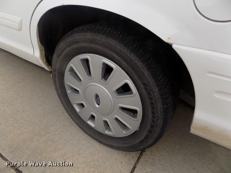 image for item DE1166 2011 Ford Crown Victoria Police Interceptor