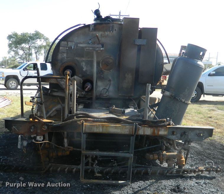 image for item DE4350 1980 Ford oil distributor truck