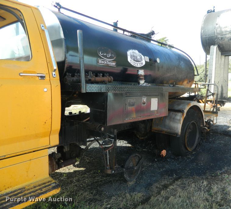 image for item DE4350 1980 Ford oil distributor truck