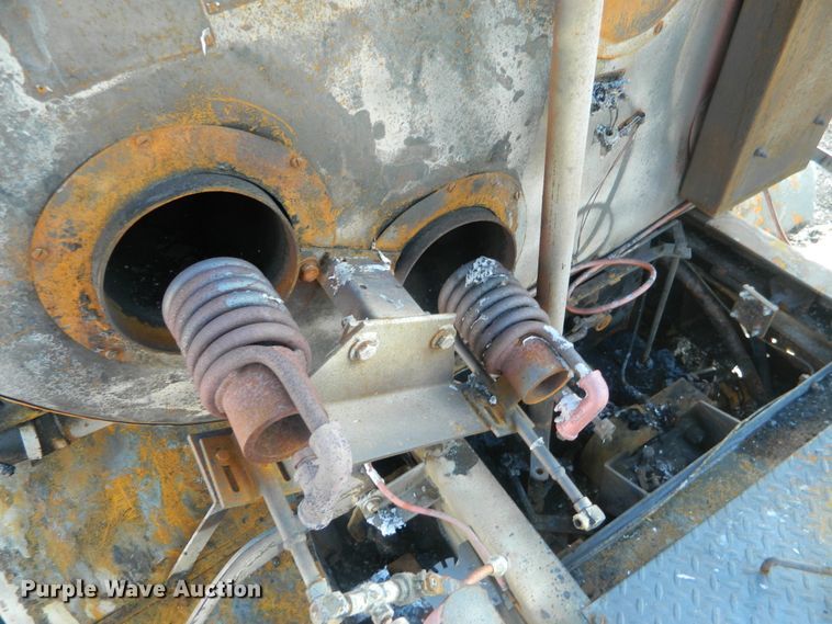 image for item DE4350 1980 Ford oil distributor truck