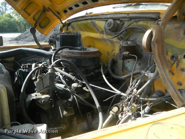 image for item DE4350 1980 Ford oil distributor truck